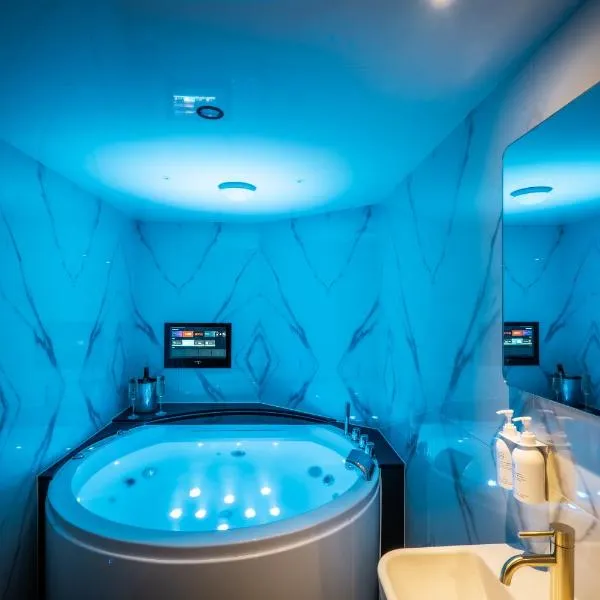 Brand New Apartment Central Location Hot Tub, hotel in Bowness-on-Windermere