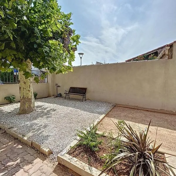 Charmante maison de ville avec jardin, terrasse et terrain de pétanque, hotell sihtkohas Fos-sur-Mer