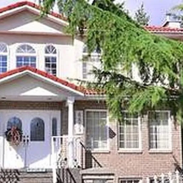Beautiful Home in Burnaby (Metrotown Area), hotel in Burnaby