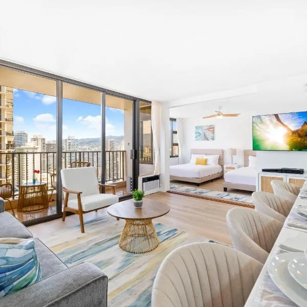 Gorgeous Condo with Ocean View, Near Beach, Free Parking, hotel sa Honolulu