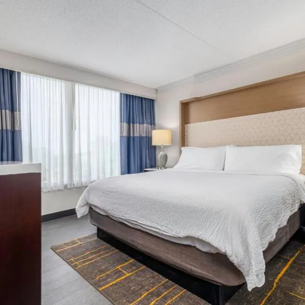 Holiday Inn Weirton-Steubenville Area, hotel di Weirton