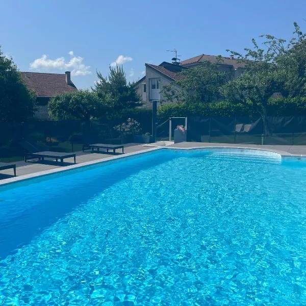 Logis La Thomasse – hotel w mieście Aurillac