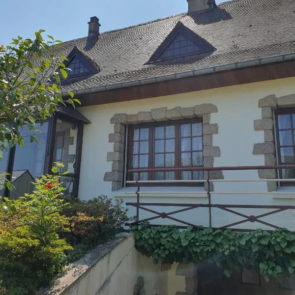 Maison dans le bourg, hotel v destinácii Les Pieux