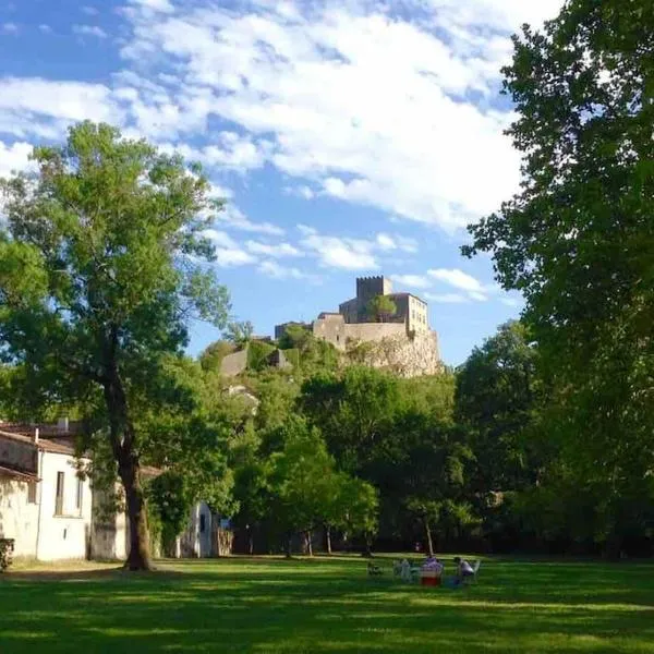 Gîte Thina, hotel v destinácii Brissac
