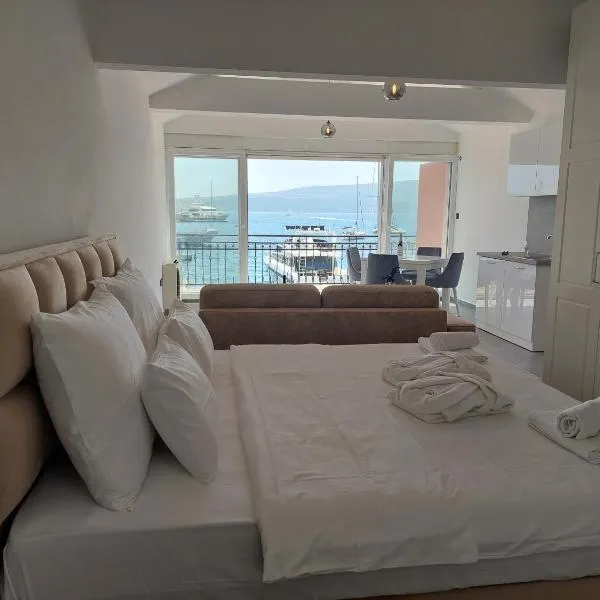 Rustico apartments, hotel v destinaci Tivat
