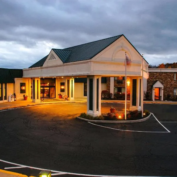 Quality Inn & Suites, hotel en Brecksville