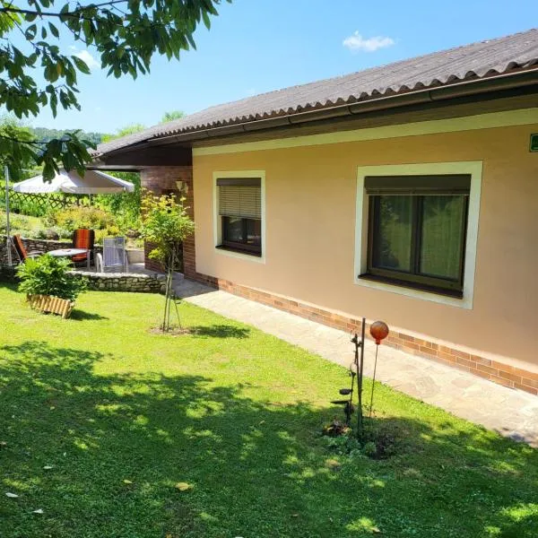 Ferienhaus Zangl am Seggauberg - Südsteiermark, hotel v destinaci Leibnitz