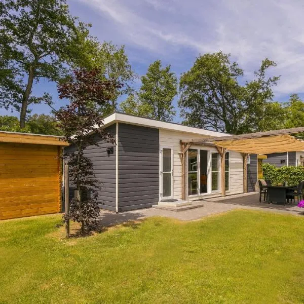 Sunlit Chalet by the Pond, hotel din Lochem