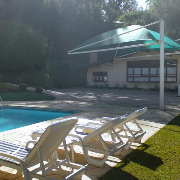 Refúgio Familiar com Piscina, Lareira e Quadra em Campos do Jordao SP - Foto 4