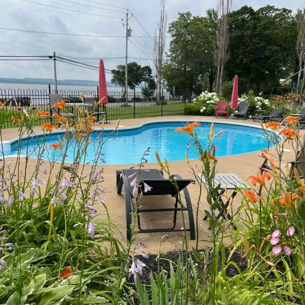 Chalets Plage St-Jean, hotel in Saint-François