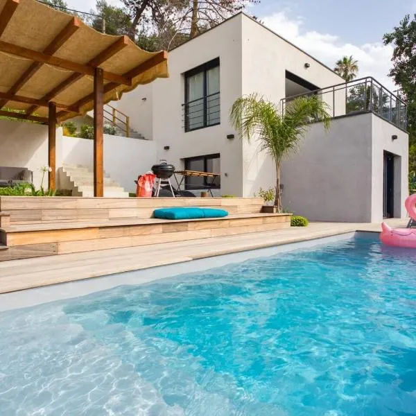 Villa modern Super-Cannes heated Pool, Parking, CLIM, 7 min to Cannes Beach – hotel w mieście Vallauris