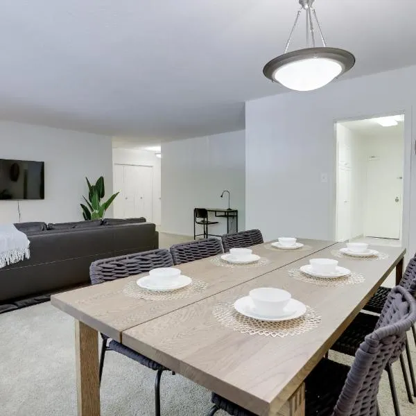 Luxury apartment at Crystal City with Amazing Amenities, hotel in Arlington