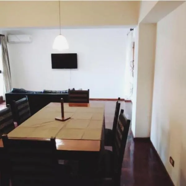 Departamento calle España, hotel in Mendoza