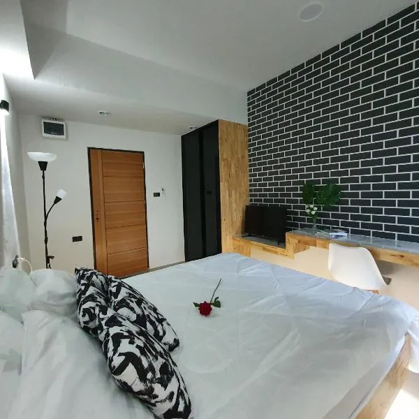 Irich residence South Samrong 6 Kms BTS-Pu Chao, Hotel in Samut Prakan
