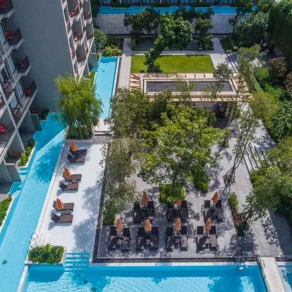 Proud Phuket, Naiyang Beach, hotel in Nai Yang Beach
