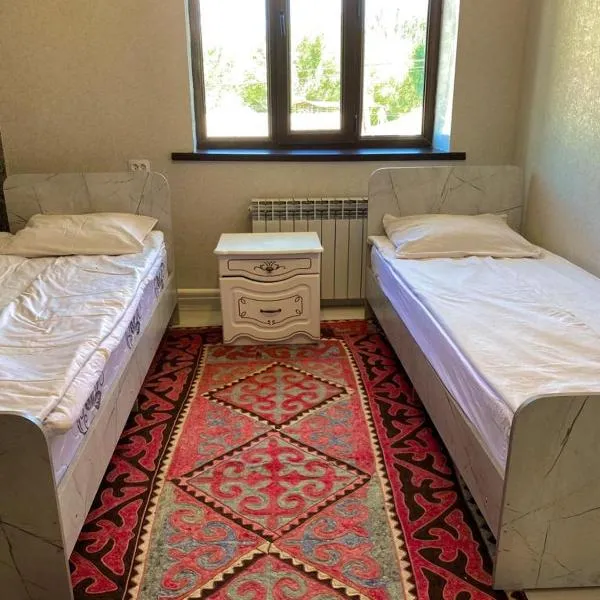 Emil Guest House, hotel v destinaci Kochkorka