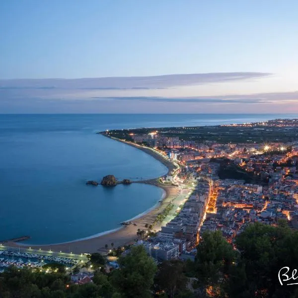 Albatross Mobile Homes on Camping Cala Canyelles, hotel in Lloret de Mar