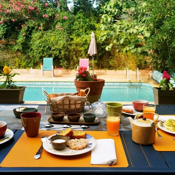 Rougetomette, Hotel in Nimes