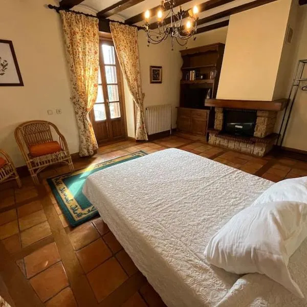 Casa Orbara by clabao, hotel v destinaci Ardanaz
