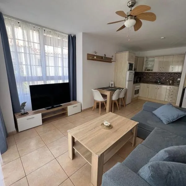 Apartamento Soña Club Tenerife Los Cristianos、ロス・クリスティアーノスのホテル