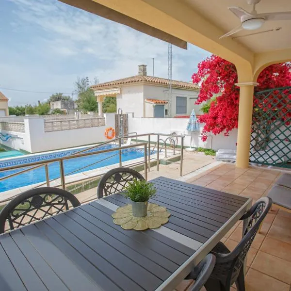 ADAPTADOS 4, готель у місті Вінарос