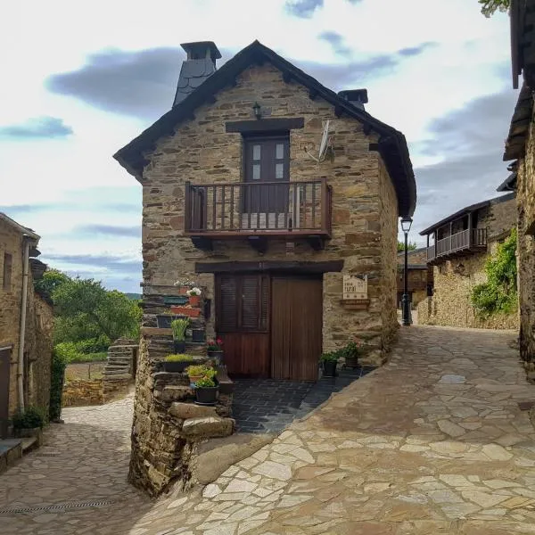 Casa rural Rosita, hotel in Santa Cruz de los Cuérragos