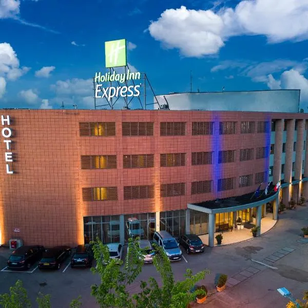 Holiday Inn Express Parma, an IHG Hotel, hotel in SantʼAndrea a Sera