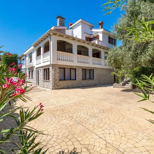 Villa The Nest, ξενοδοχείο στην Οπατία