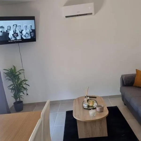 maison cosy avec petit jardin、アヴィニョンのホテル