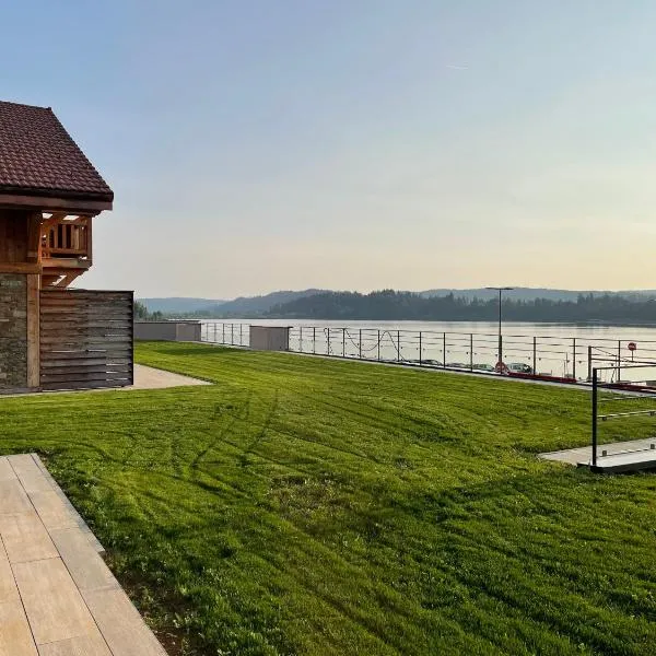 Chalets Coeur du Lac, готель у місті Мальбюїссон