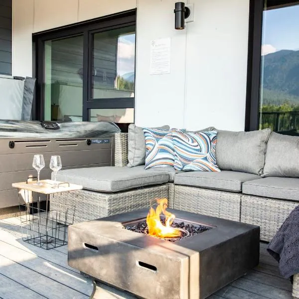 The Shred Shack - Stylish Revelstoke Condo, Hotel in Revelstoke