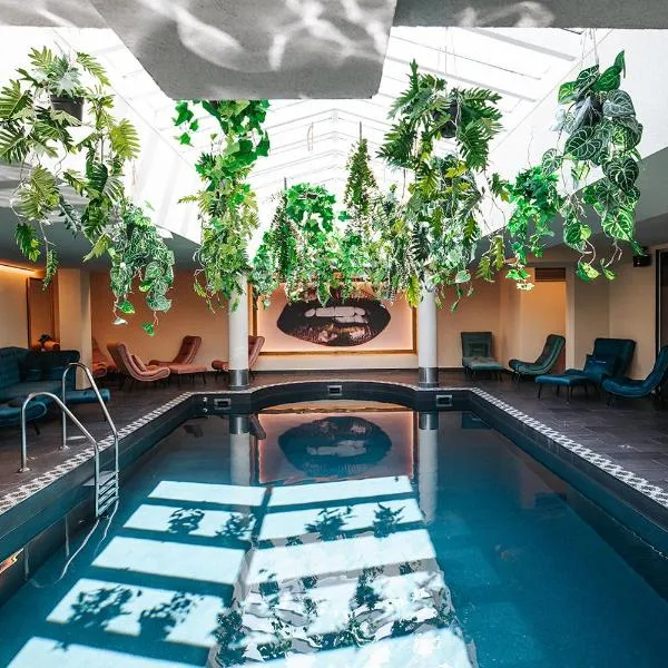 Wellness Aparthotel "Lechlife" incl Pool - 400m zum LIFT, Hotel in Reutte