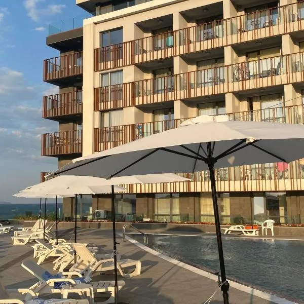 PARADISO 'В' 402 Private Apartment Nessebar、ネセバルのホテル