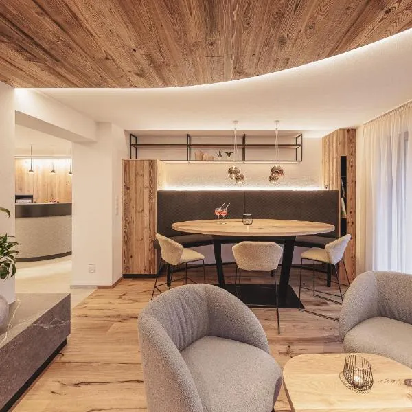 Apartments Silva Klausberg: San Giovanni in Val Aurina'da bir otel