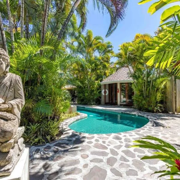 Cliff House with Ocean Views in Haiku, Maui jungle, hotel en Huelo