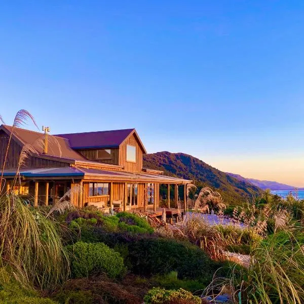 Wild Weka Eco Stay - Off-Grid 4WD RECOMMENDED, hotel em Waimarie
