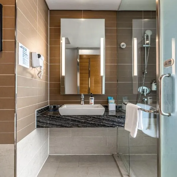 Holiday Inn Express Chongqing Guanyinqiao by IHG, hotell sihtkohas Chongqing