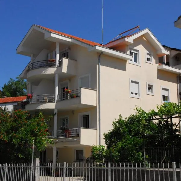 Apartments Teodo, hotel a Tivat