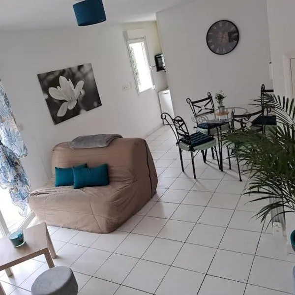Appartement (jardin clos et privatif), hotel in Taden