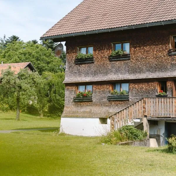 Haus Berchtold am Hüttersberg, hotel v destinaci Doren