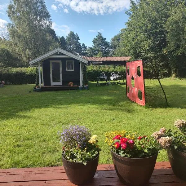 Holiday house, one hour away from Copenhagen, pets allowed, 4 rooms, hotel in Skibby