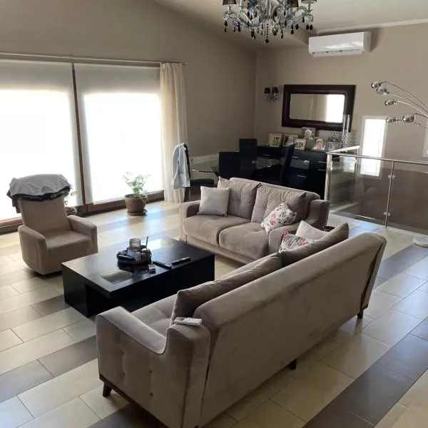 Λευτερης, hotel di Lákkoma