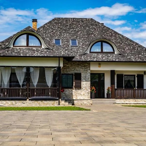 Casa Românească, hôtel à Putna
