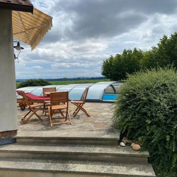 Statek na samotě, hotel a Třebechovice pod Orebem