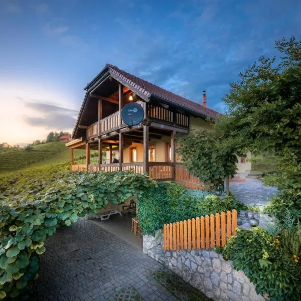 Holiday Home Mirt with HotTub & Sauna, hôtel à Sevnica