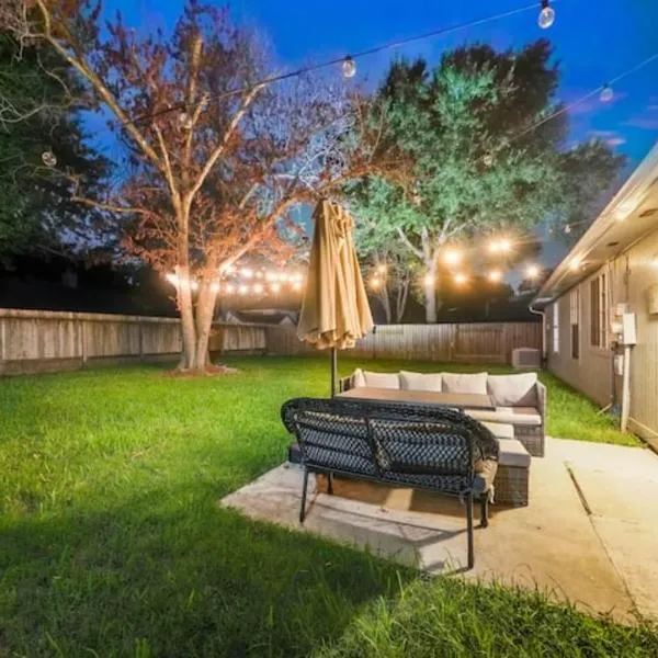 IAH Place: 4 bed, patio-sleeps 8+, hotel v destinaci Humble