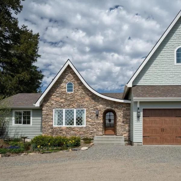 Country Cottage Basement Apartment, hotel di Spirit Lake