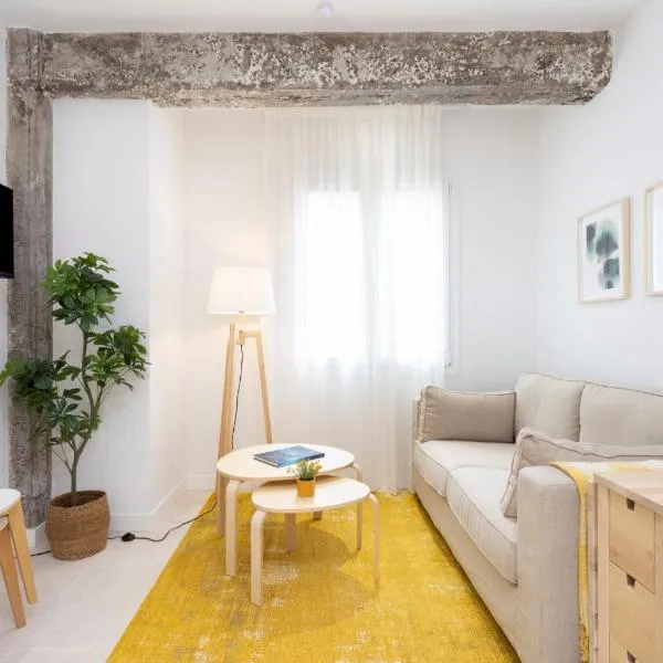 APARTAMENTOS PLAZA DEL CHARCO I, hotel v destinaci Puerto de la Cruz