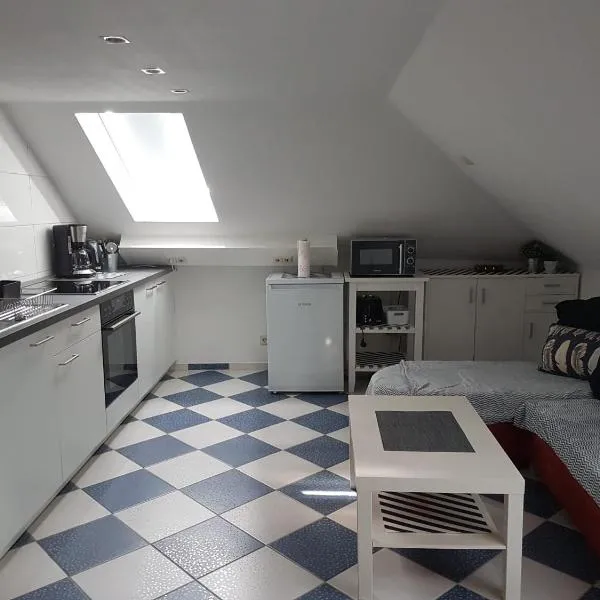 Komfortables Apartment in Karlsruhe-Daxlanden für Monteure, Pendler und Geschäftsreisende, hotel a Karlsruhe