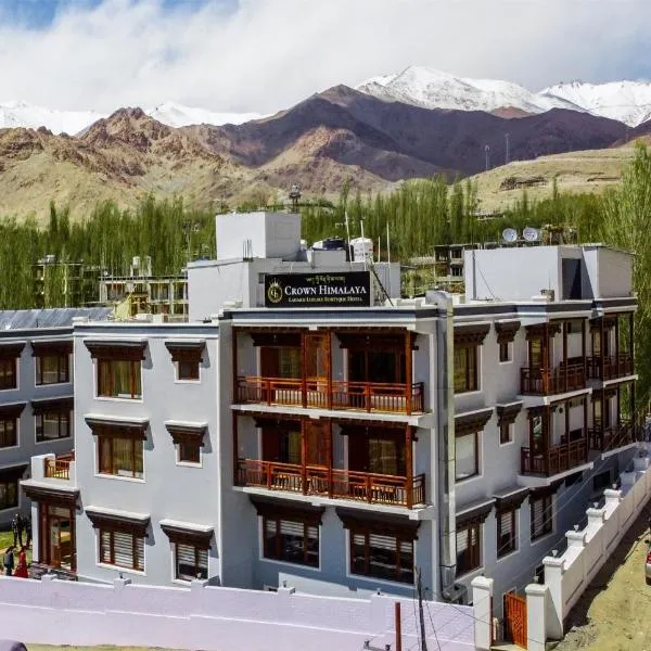 Crown Himalaya, hotel in Leh